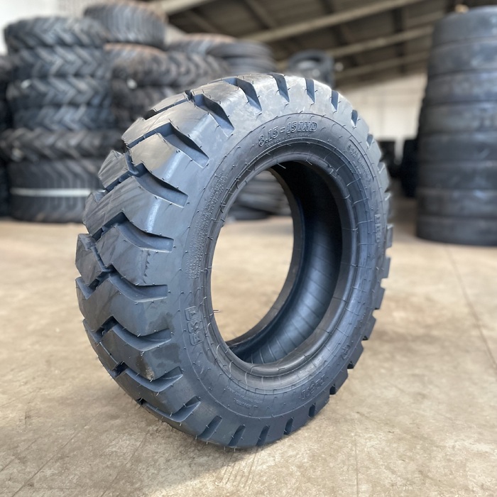 PNEU IMP BKT 815-15 14PR PL801 TT