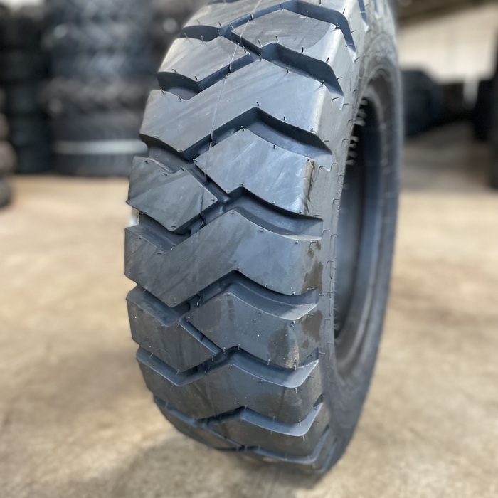 PNEU IMP BKT 815-15 14PR PL801 TT