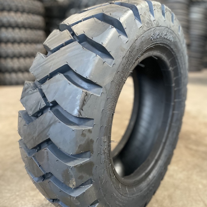 PNEU IMP BKT 815-15 14PR PL801 TT